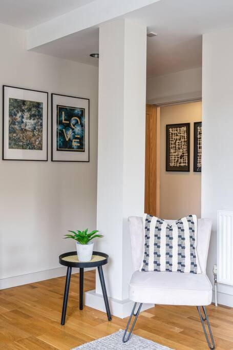 Stunning 2 Bedroom Apartment In Converted Chapel Bath Exterior photo